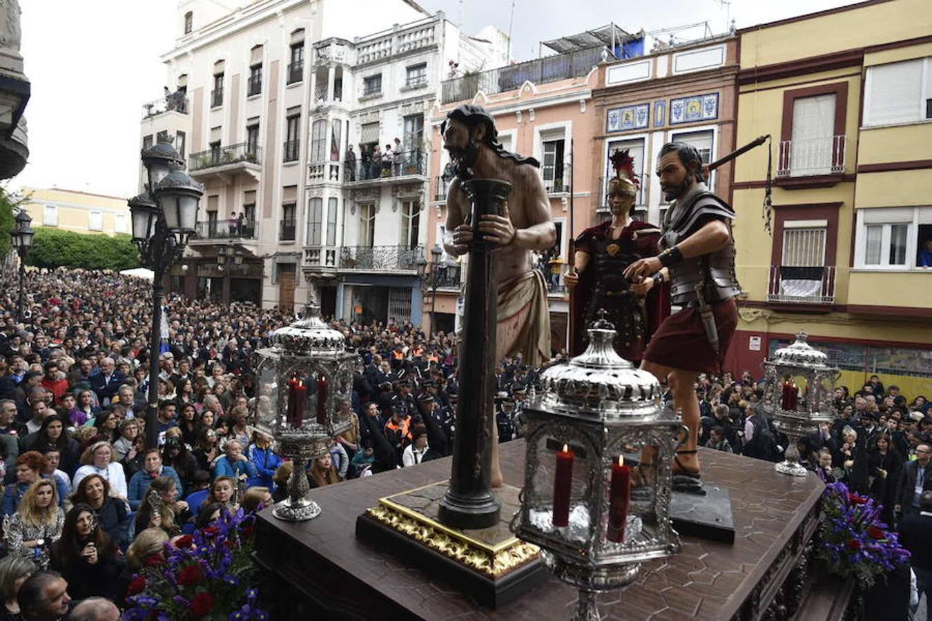 Fotos: La procesión del Ecce-Homo y la Soledad en Badajoz se vio alterada por la lluvia