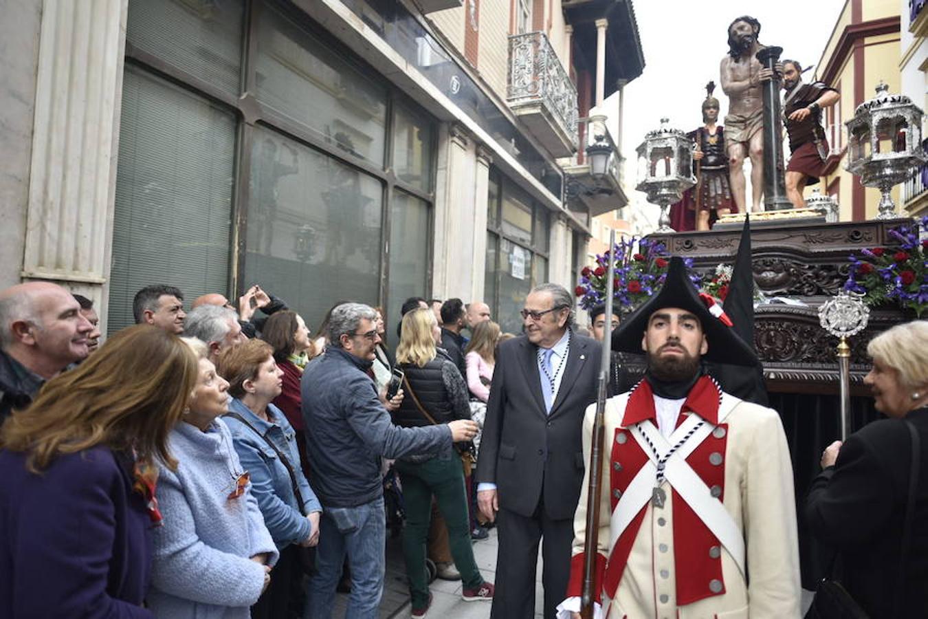 Fotos: La procesión del Ecce-Homo y la Soledad en Badajoz se vio alterada por la lluvia