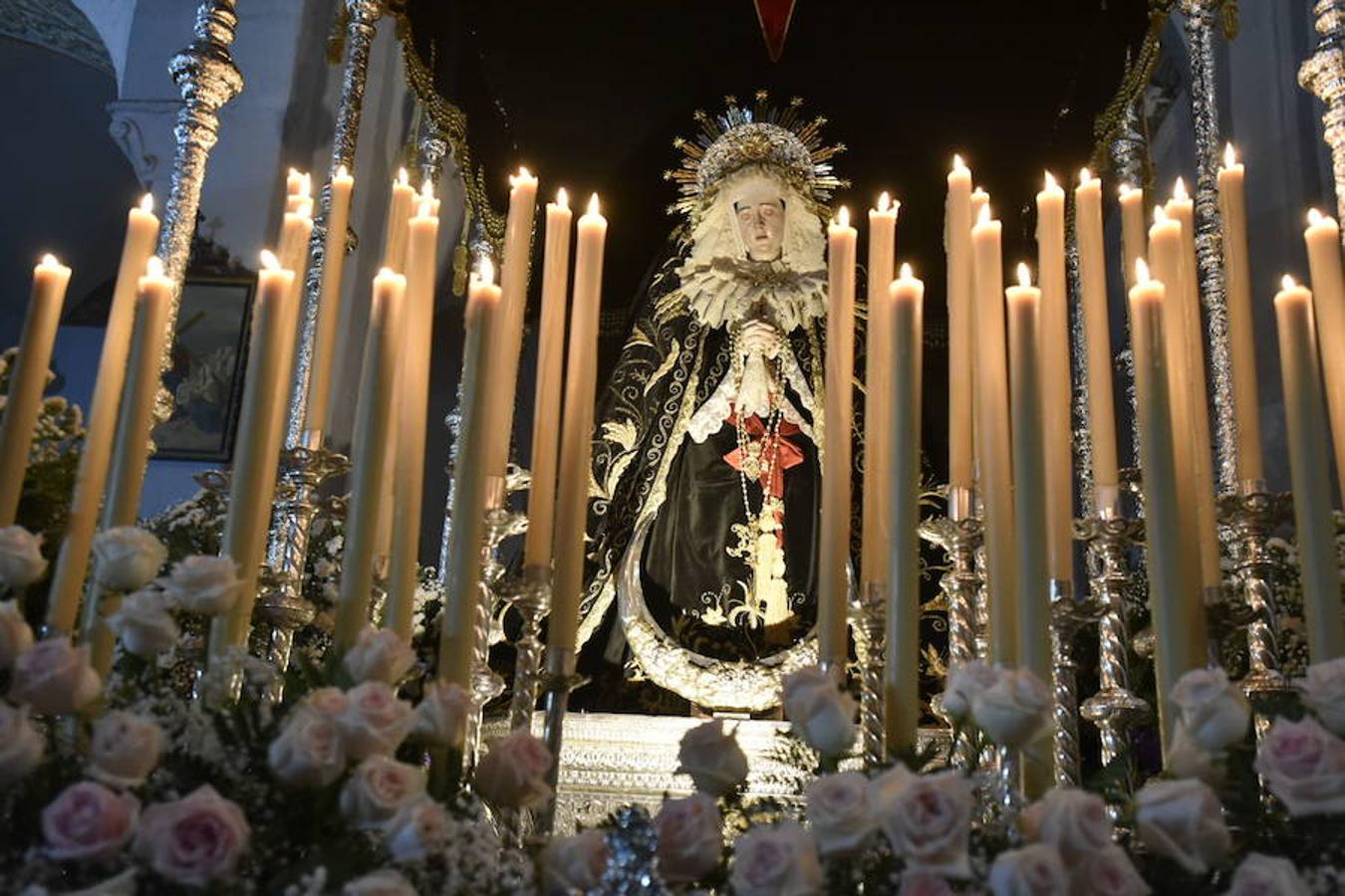 Fotos: Viernes Santo en Badajoz: La lluvia impide la salida del Santo Entierro
