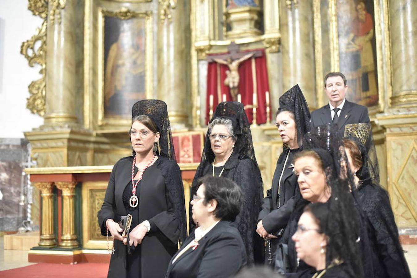 Fotos: Viernes Santo en Badajoz: La lluvia impide la salida del Santo Entierro