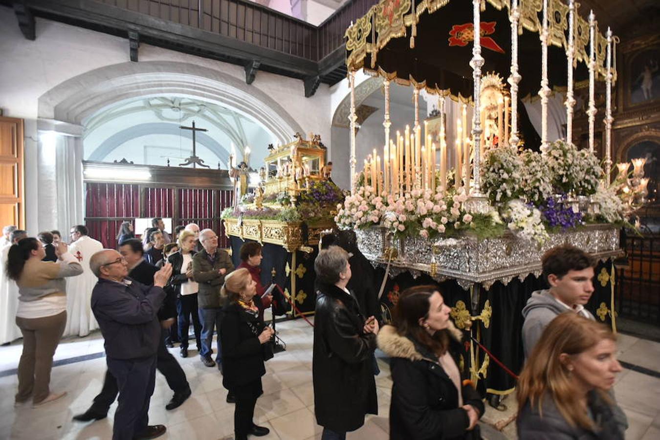 Fotos: Viernes Santo en Badajoz: La lluvia impide la salida del Santo Entierro
