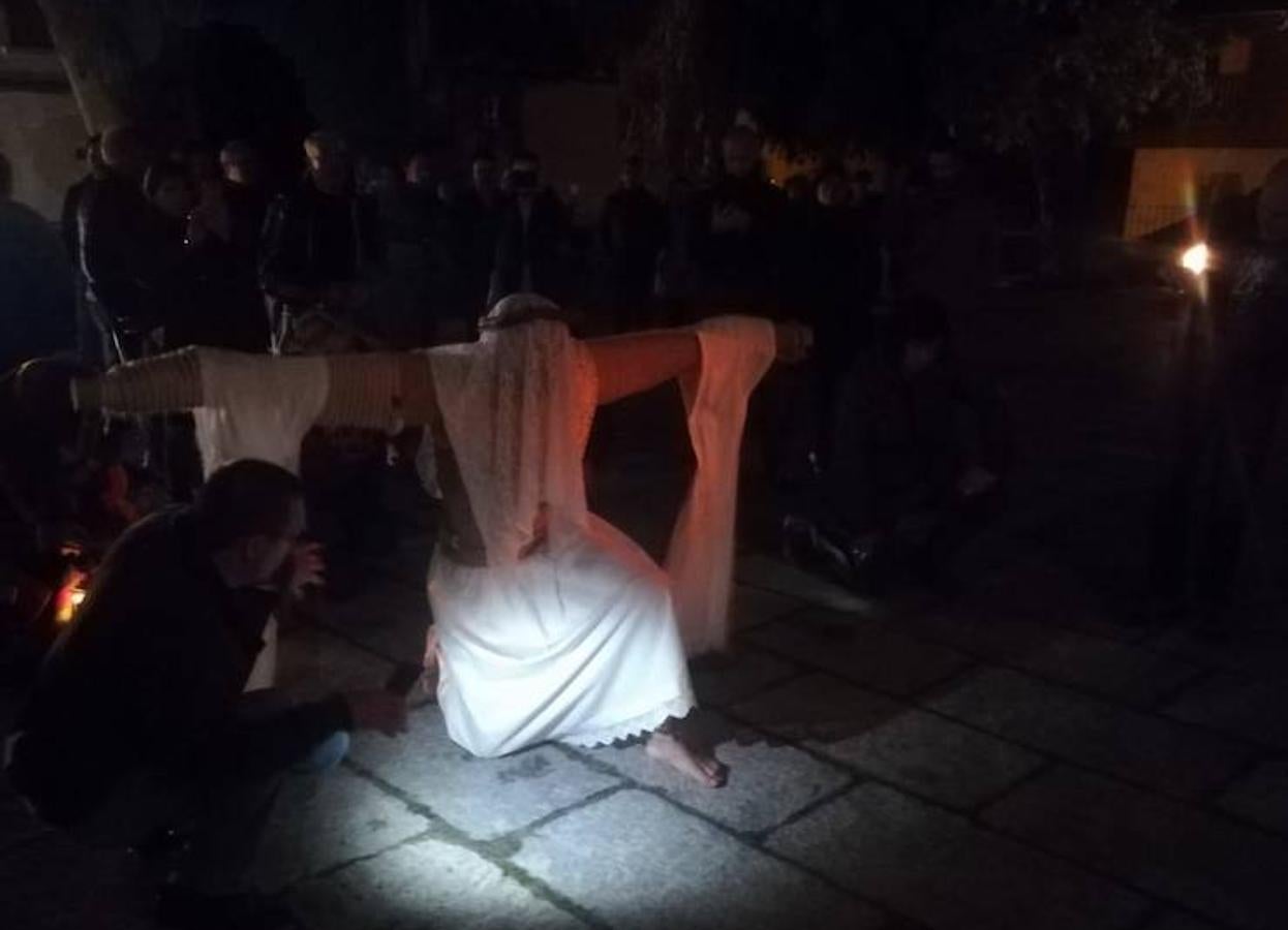 Fotos: Así vivieron los empalaos la madrugada de este Viernes Santo