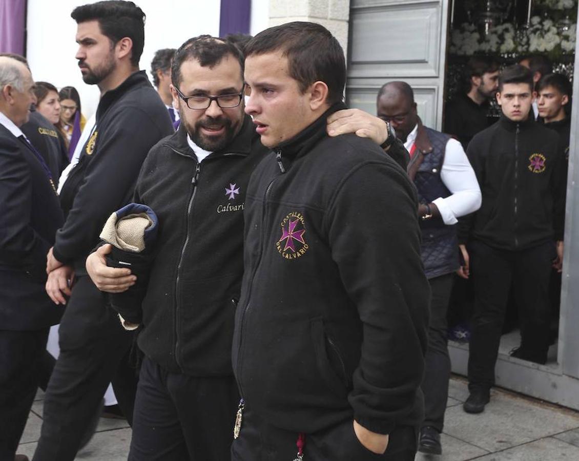 El Santo Entierro ha tenido que suspenderse por la lluvia.