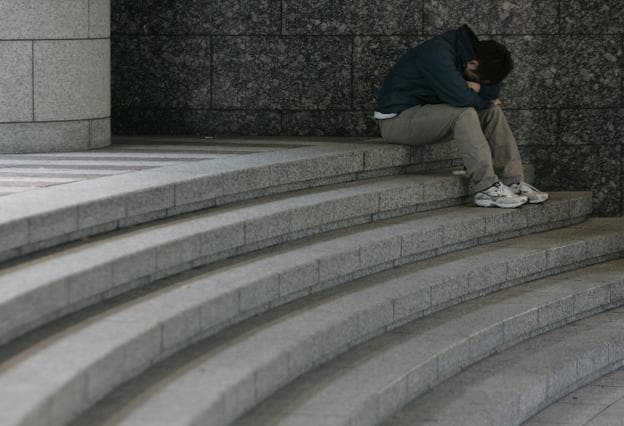 Los profesionales aconsejan a los padres que intenten hablar con los jóvenes. :: hoy