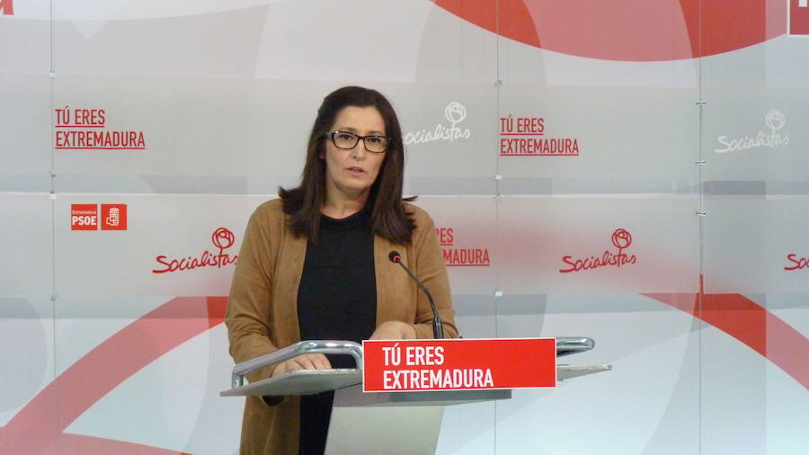 DIPUTADA DEL PSOE POR BADAJOZ. Ascensión Godoy. 52 años. Ingeniera Técnica Informática, es secretaria de Organización del PSOE de Extremadura desde 2008. Ha sido miembro del Comité Federal del PSOE desde 2008 hasta 2014 y parlamentaria autonómica desde febrero de 2008.