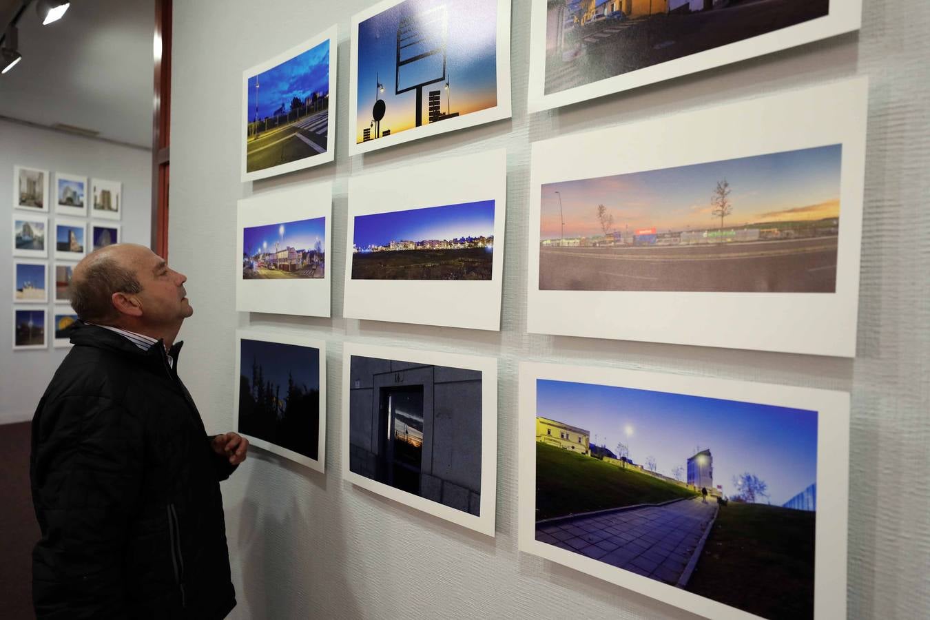 Del 26 de abril al 26 de mayo, en el Centro Cultural Santo Domingo de la Fundación CB, se puede visitar la exposición fotográfica 'Ciudad Incierta' de Ceferino López, una muestra como un repertorio visual que trata de situar al espectador en el territorio exacto que habita, animándole a reflexionar sobre el estado de las cosas.