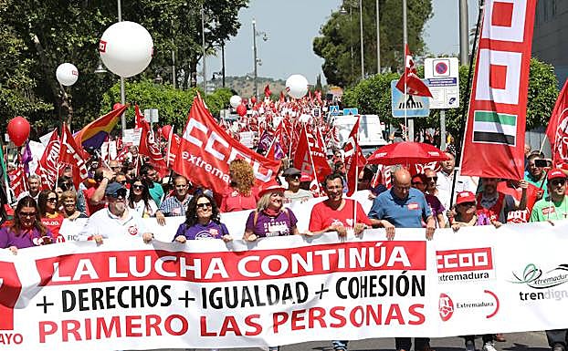 Cabeza de la manifestación del Primero de Mayo esta mañana en Mérida. 