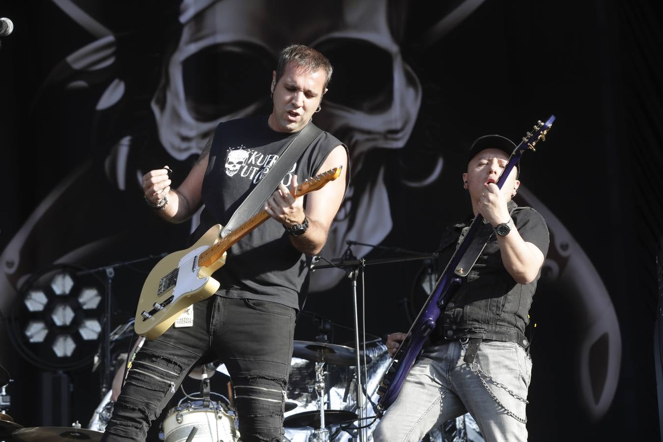 El plato fuerte de la jornada inaugural fue el regreso a los escenarios de Marea, que ha iniciado en Cáceres la gira de presentación de su último trabajo, 'El Azogue'. El líder y vocalista de la banda, Kutxhi Romero, destacó en una rueda de prensa previa al concierto el buen estado de salud del rock.