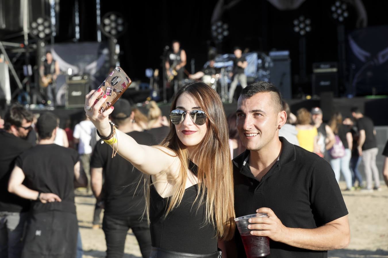 El plato fuerte de la jornada inaugural fue el regreso a los escenarios de Marea, que ha iniciado en Cáceres la gira de presentación de su último trabajo, 'El Azogue'. El líder y vocalista de la banda, Kutxhi Romero, destacó en una rueda de prensa previa al concierto el buen estado de salud del rock.