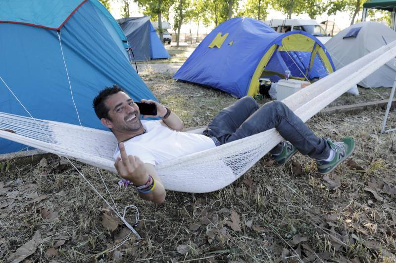 Han actuado, entre otros, Aslándticos, Vinila Von Bismarck, Ramoncín, La Pegatina e Iratxo