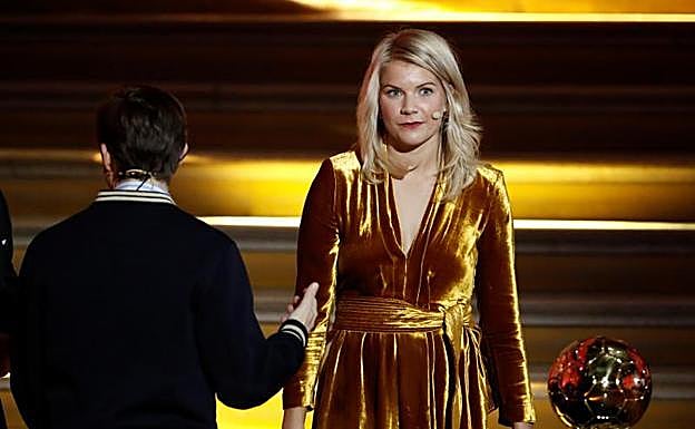 Ada Hegerberg, con cara de circunstancias tras el comentario de Martin Solveig.