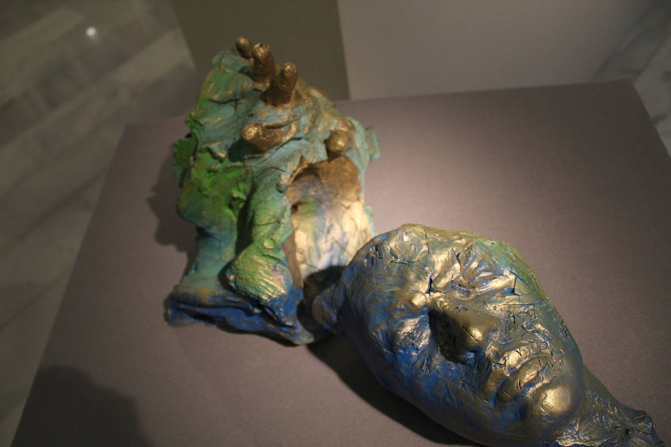 Organizada y comisariada por la Asociación de Vecinos del Casco Antiguo de Badajoz, la exposición que cada año acoge la Sala Vaquero Poblador de la Diputación de con motivo de las fiestas patronales del barrio, reúne en esta ocasión a 39 artistas relacionados de algún modo la zona intramuros de la capital pacense. La exposición se compone de pintura, fotografía, escultura, collage e instalaciones. Varios de los artistas son ya reconocidos y avalados por la crítica, mientras que otros, en general más jóvenes, buscan su sitio en el mundo del Arte y encuentran una oportunidad para exponer y dar a conocer su obra en la Sala Vaquero Poblador. Se puede visitar hasta el 11 de mayo.