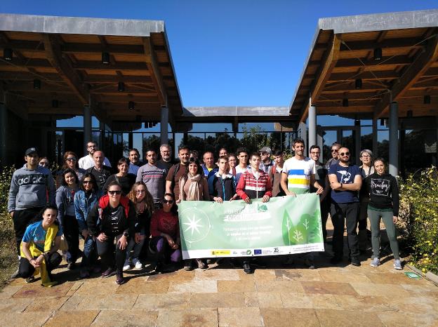 Los alumnos y profesores en una visita a Monfragüe. :: hoy