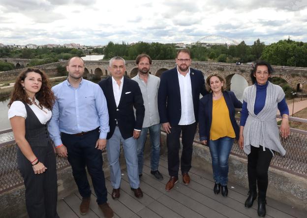 Laura Márquez (Actúa), Andrés Humánez (Cs), Ángel Pelayo (Vox), Álvaro Vázquez (Podemos), Antonio Rodríguez Osuna (PSOE), Pilar Nogales (PP) y Ana Naranjo (ODP). :: brígido