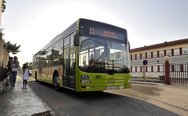 Bus urbano en Gévora:: HOY