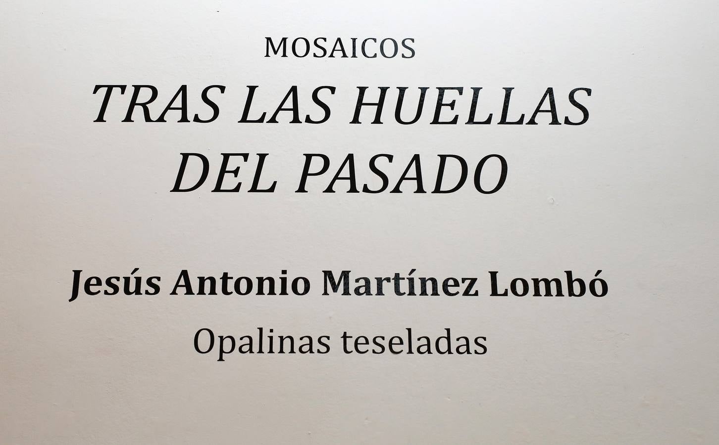 La Escuela de Arte y Superior de Diseño de Mérida abre una muestra en torno a esta disciplina a cargo de Jesús Antonio Martínez Lombó. Desde la Antigüedad a nuestros días, el arte del mosaico se ha empleado en paredes y suelos como una 'pintura en piedra' dedicada a los más nobles asuntos o al mero ornato suntuario», recuerdan desde el Ciclo Superior de Mosaicos con respecto a la exposición que inauguran este viernes 3 de mayo a las 20:00 en la sala de exposiciones de la Escuela de Arte. La muestra podrá verse hasta el 16 de mayo en el horario de mañana, con entrada gratuita.