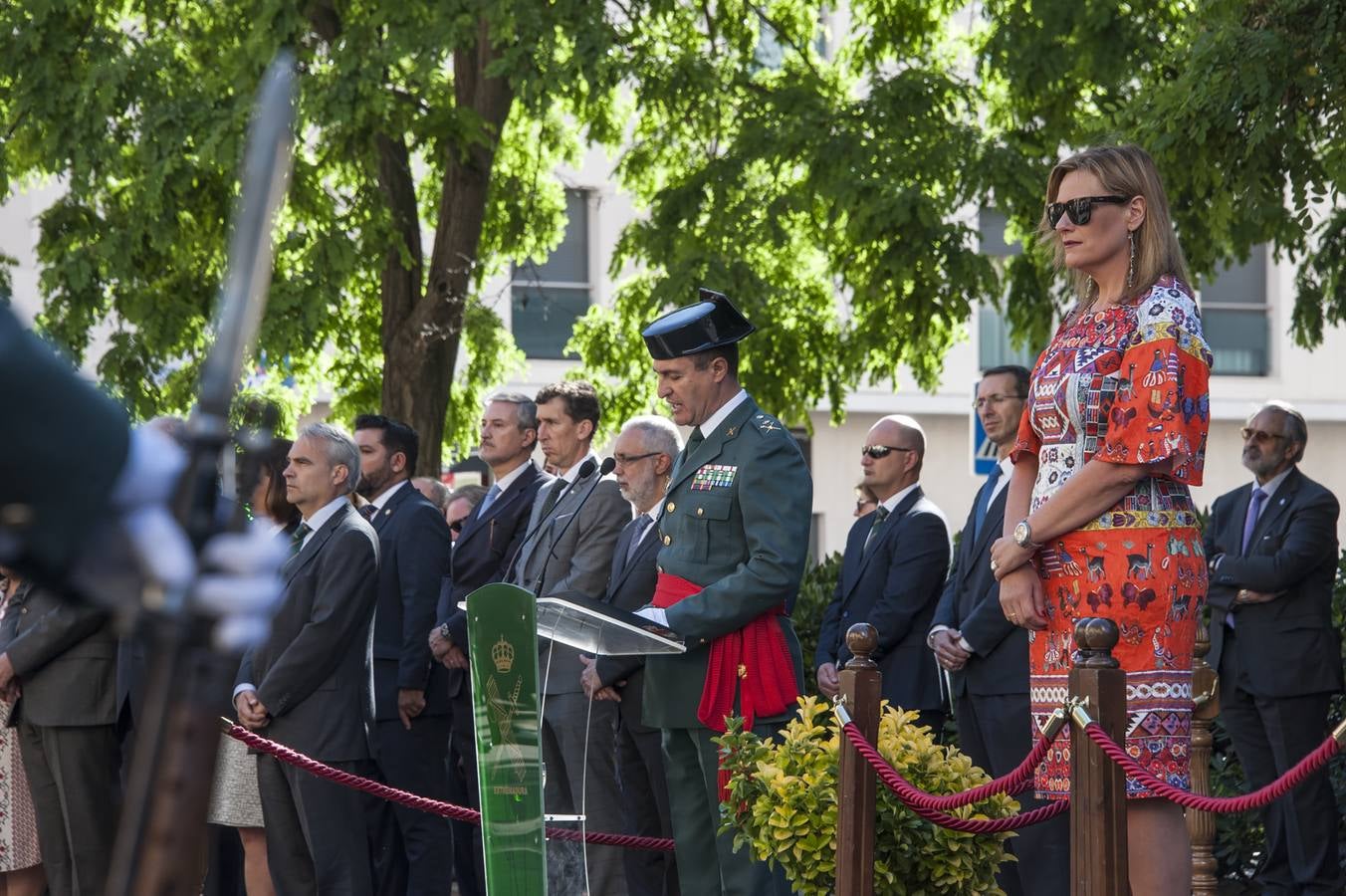 La delegada del Gobierno en Extremadura, Yolanda García Seco ha asistido a los actos de celebración del 175 aniversario de la creación del cuerpo celebrado en Badajoz. La delegada ha subrayado el compromiso moral de los trabajadores reflejado en la llamada «Cartilla de la Guardia Civil», de la que resalta la importancia que en la misma se hace al honor en el ejercicio de sus funciones. García Seco ha explicado que la primera actuación registrada en la historia de la Guardia Civil fue impedir un asalto a la diligencia de Extremadura en Navalcarnero, en septiembre de 1844.