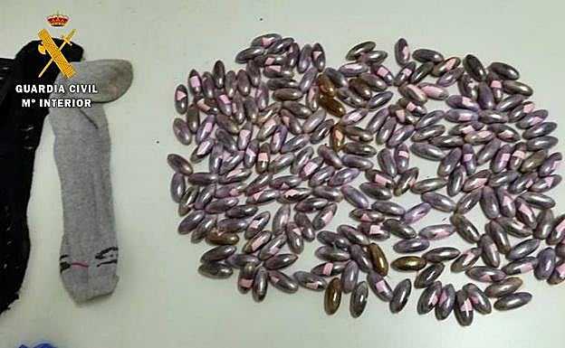 El conductor fue detenido con 199 bellotas de hachís:: HOY