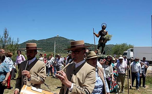 Monesterio da hoy la bienvenida a cuatro días de romería en la pradera del Culebrín