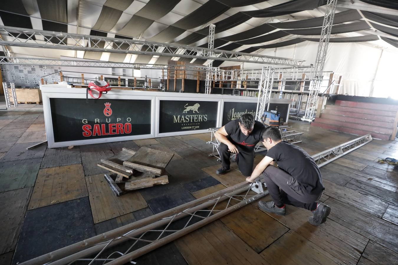 El encendido oficial será el martes 28 y la música de los 'cacharritos' estará incronizada para que suene lo mismo en todo el recinto