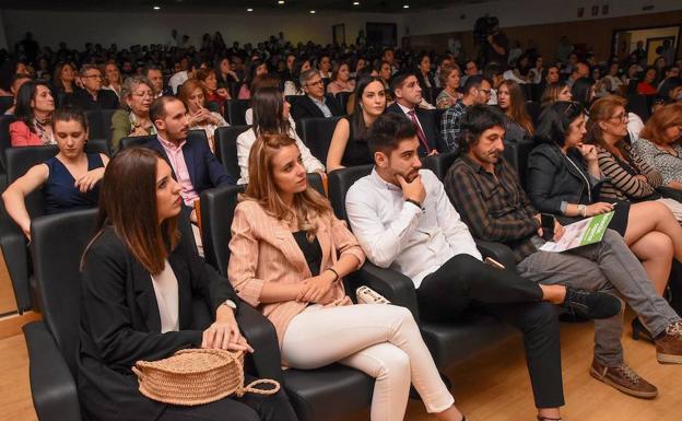 Acto de despedida en Badajoz de los MI Rque han terminado su formación.