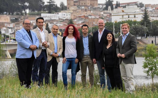 Los candidatos a alcalde reunidos para HOY antes de las elecciones.