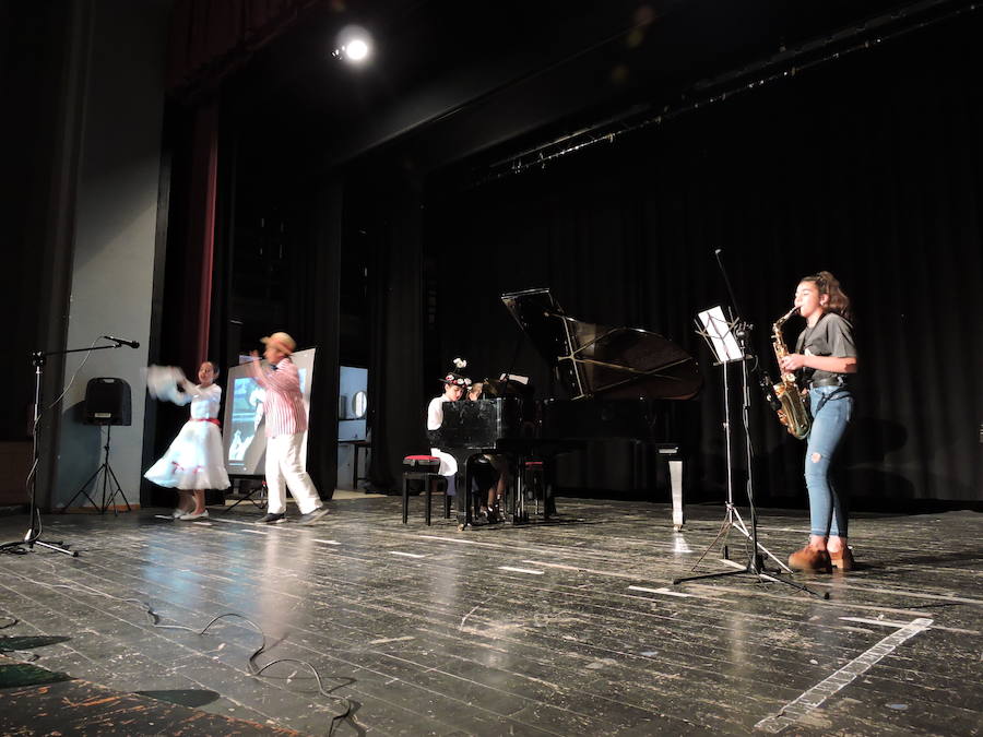Fotos: 70 Fotos del concierto de fin de curso de la escuela de música de Fregenal