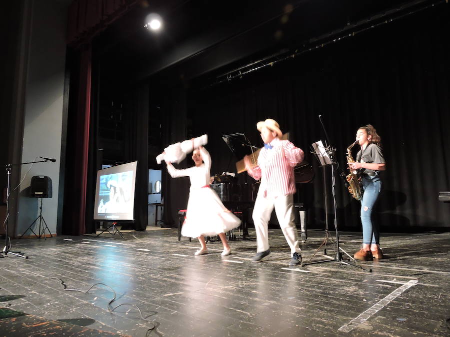 Fotos: 70 Fotos del concierto de fin de curso de la escuela de música de Fregenal