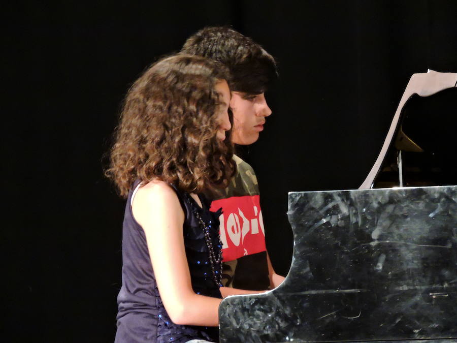 Fotos: 70 Fotos del concierto de fin de curso de la escuela de música de Fregenal