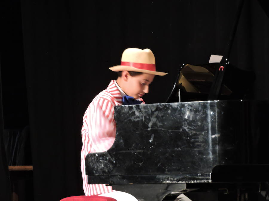 Fotos: 70 Fotos del concierto de fin de curso de la escuela de música de Fregenal