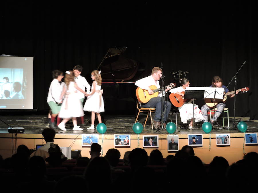 Fotos: 70 Fotos del concierto de fin de curso de la escuela de música de Fregenal