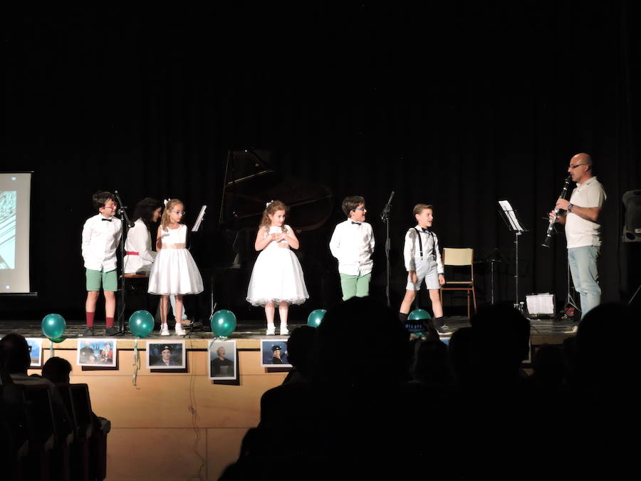Fotos: 70 Fotos del concierto de fin de curso de la escuela de música de Fregenal