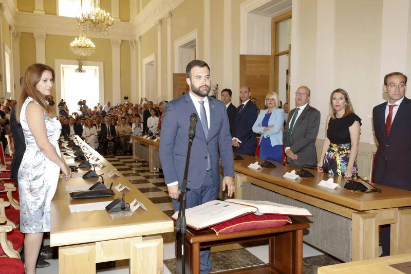 Ciudadanos ha decidido no formar parte de una coalición de gobierno y abstenerse en la votación