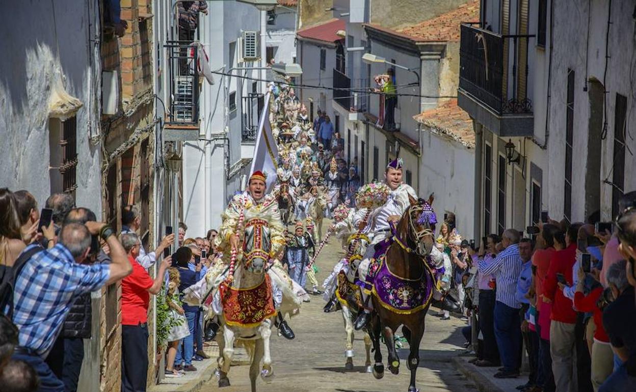 Carrera de caballos en la Octava del Corpus de Peñalsordo:. MANUEL CALVO 
