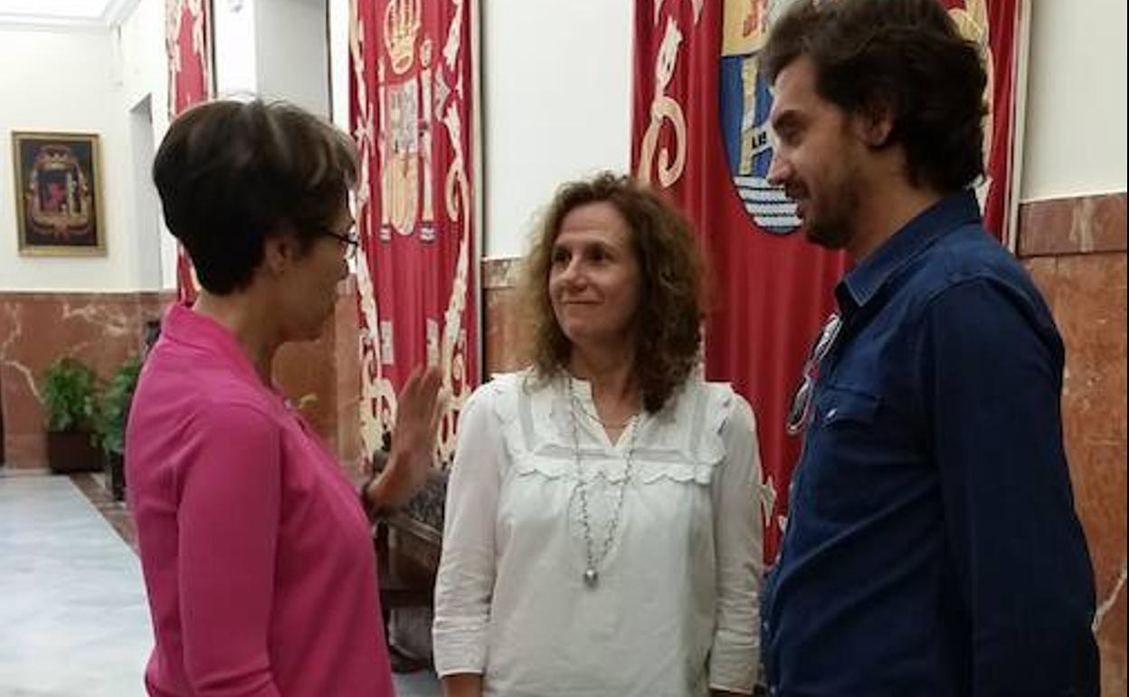 Solana con los ediles de Ciudadanos Hitos Mogena y Carlos Urueña.