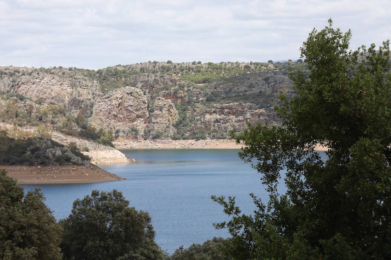 Once pueblos pacenses componen un territorio que goza de una gran variedad de hábitats, que sirven para dar cobijo a diferentes especies de flora y fauna