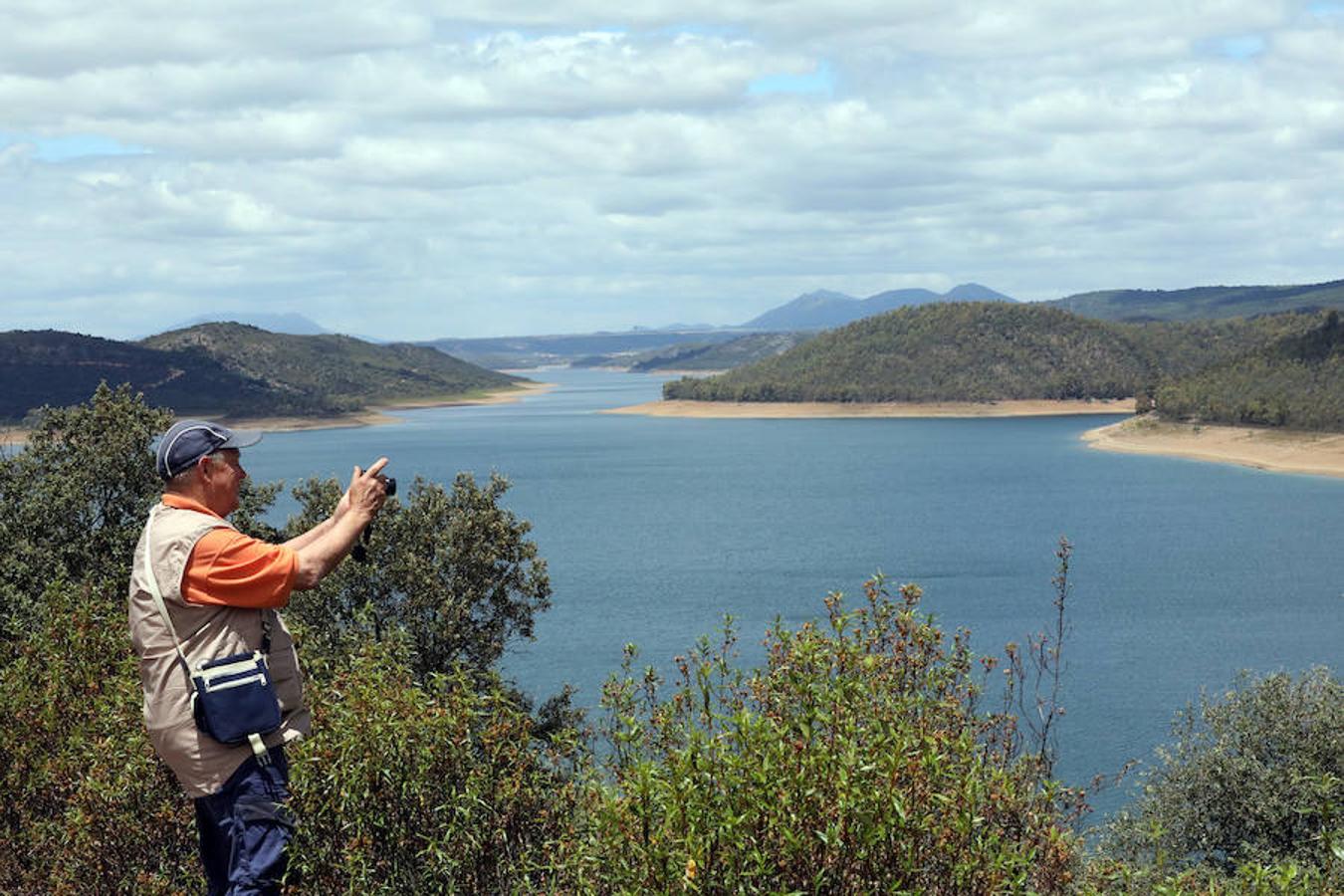 Once pueblos pacenses componen un territorio que goza de una gran variedad de hábitats, que sirven para dar cobijo a diferentes especies de flora y fauna