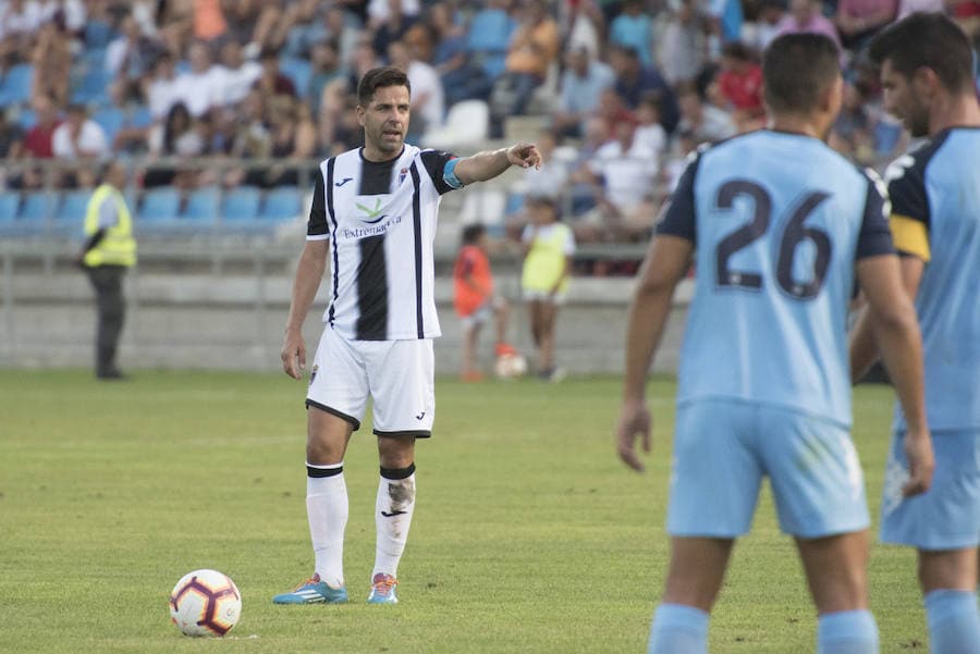 José Ángel ya no vestirá la camiseta del Badajoz. :: JOSÉ VICENTE ARNELAS 