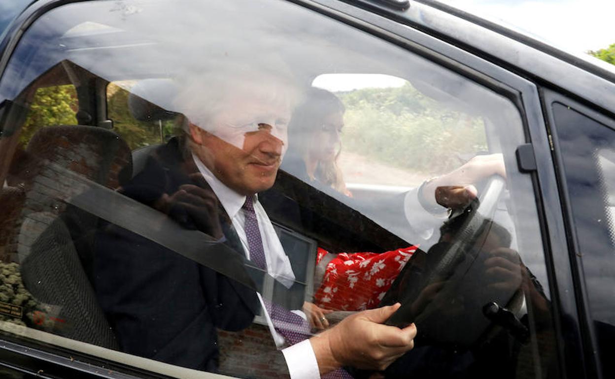 Boris Johnson y Carry Symonds, en una imagen de archivo.