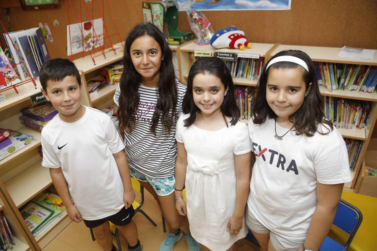 Manuel Pérez, Ángela Periáñez, Carla Pérez y Nerea Muriel, lectores premiados del Castra:: A.M.