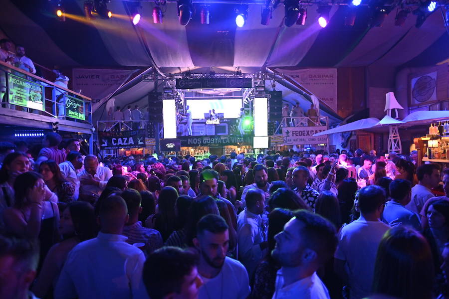 Hubo colas para entrar en las casetas del ferial de madrugada