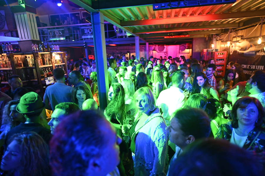 Hubo colas para entrar en las casetas del ferial de madrugada