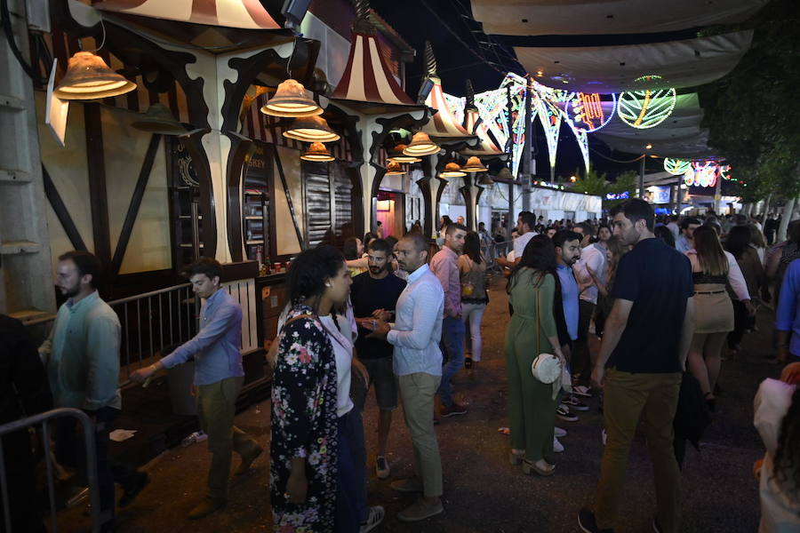 Hubo colas para entrar en las casetas del ferial de madrugada