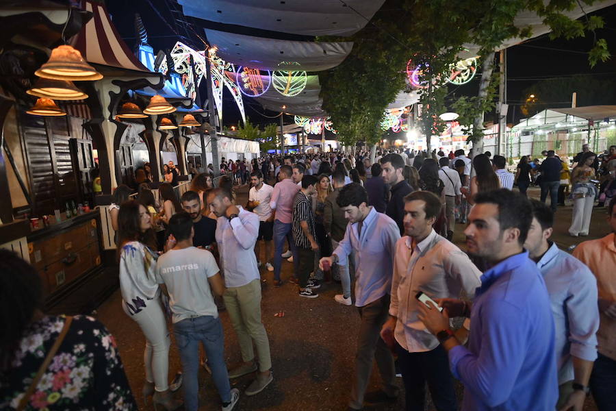 Hubo colas para entrar en las casetas del ferial de madrugada