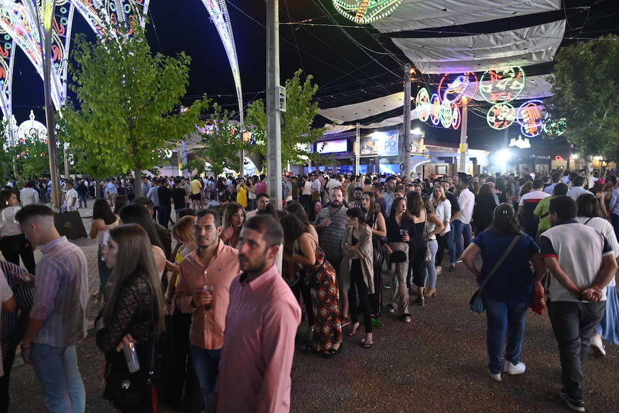 Hubo colas para entrar en las casetas del ferial de madrugada