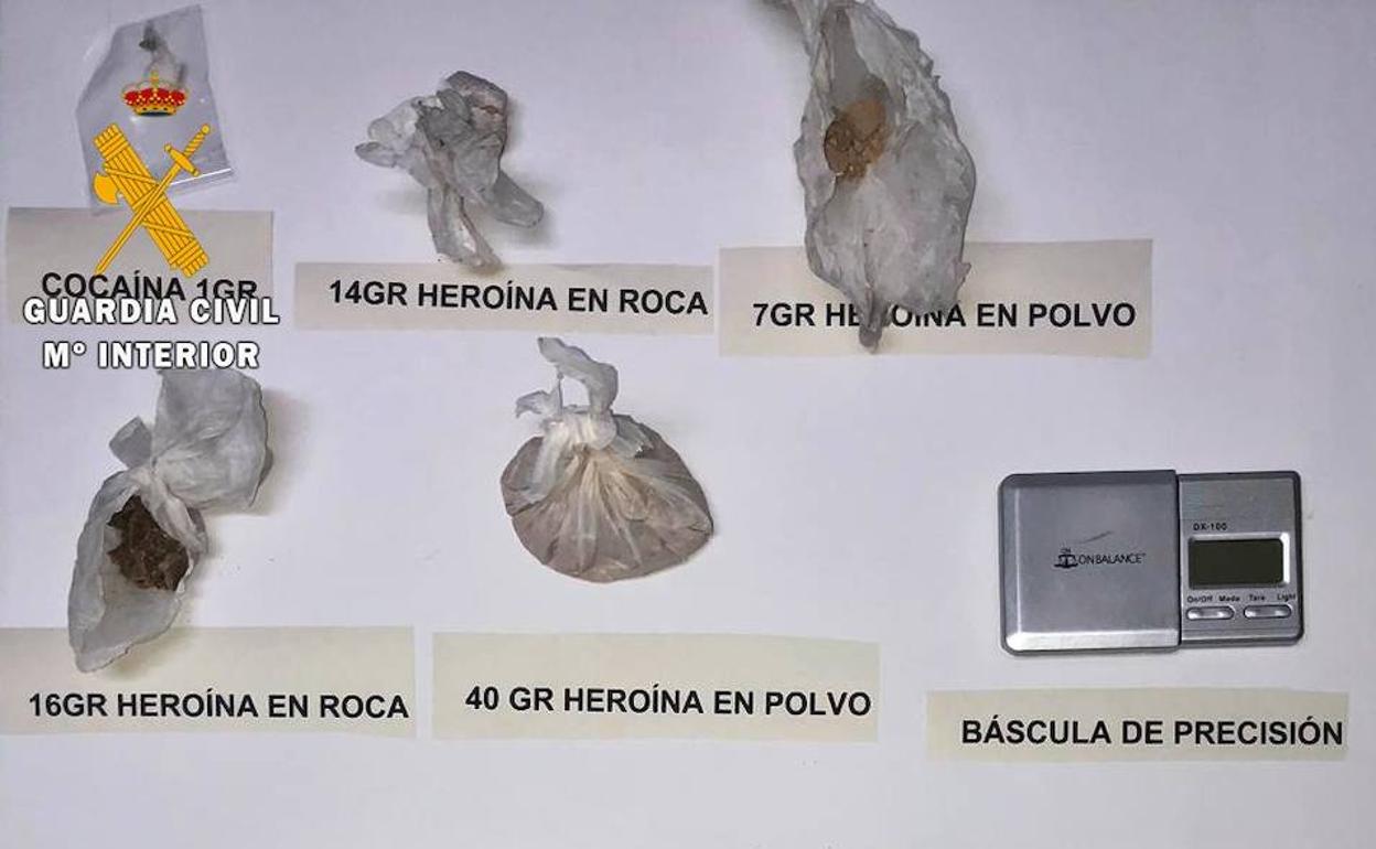 Detenidos dos vecinos de Badajoz con 722 dosis de cocaína y 940 cigarros de fabricación casera