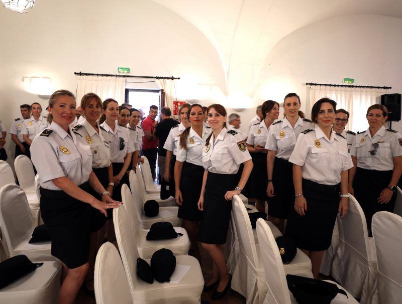 La capital extremeña es la quinta ciudad que acoge esta muestra, uno de los actos más importantes de la celebración durante todo este año del 40 aniversario de la incorporación de la mujer a la Policía Nacional