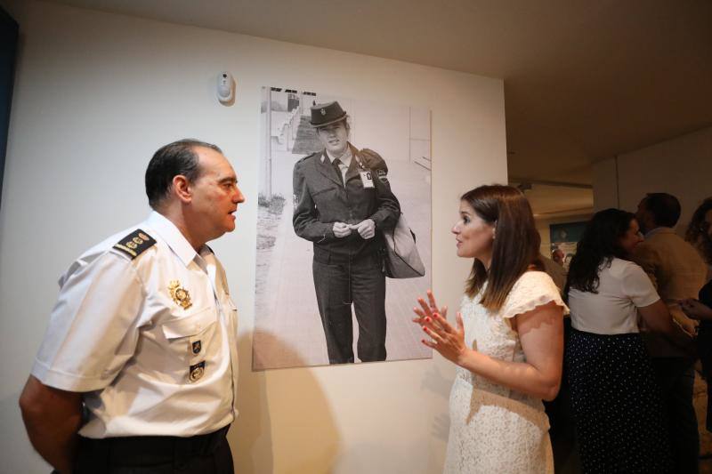 La capital extremeña es la quinta ciudad que acoge esta muestra, uno de los actos más importantes de la celebración durante todo este año del 40 aniversario de la incorporación de la mujer a la Policía Nacional