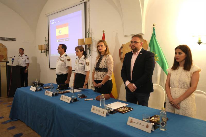 La capital extremeña es la quinta ciudad que acoge esta muestra, uno de los actos más importantes de la celebración durante todo este año del 40 aniversario de la incorporación de la mujer a la Policía Nacional