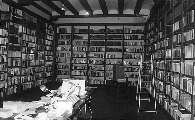 Así era la biblioteca de Yuste hasta que fue desmantelada durante unas obras:: HOY